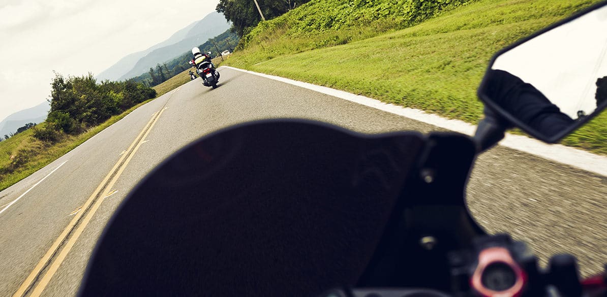 ¿Sabes cuál es la distancia de seguridad que tienes que mantener con tu moto? 