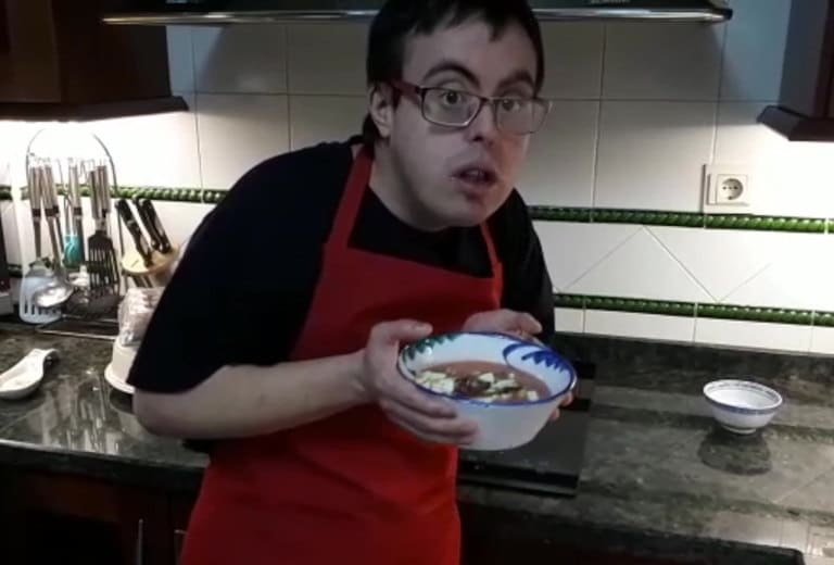 Mis capacidades cocinan hoy En Mis capacidades cocinan hoy te presentamos la receta de Raúl y Paco