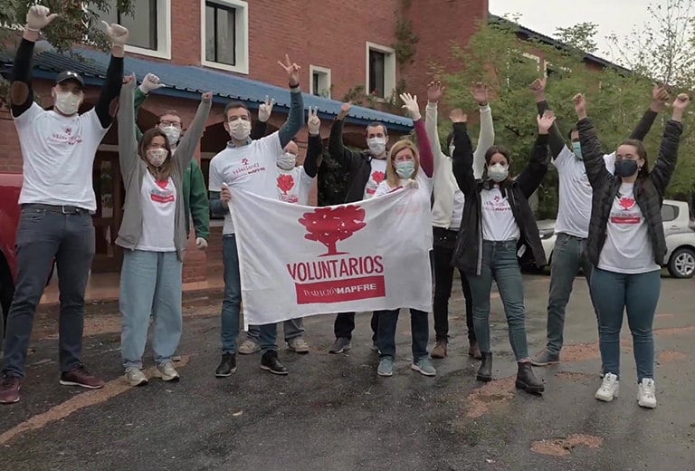 Nuestros voluntarios entregan 2.000 comidas a las personas más necesitadas