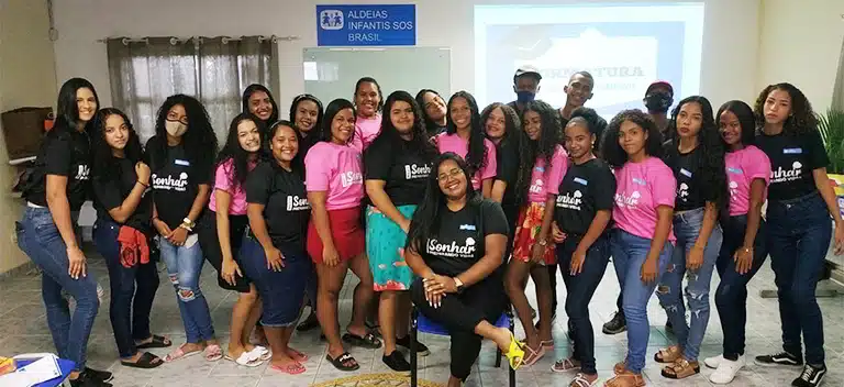 Aldeas Infantiles SOS Brasil apuesta por la educación como vía de integración juvenil (Igarassu) La “formación para la vida” es la base de las acciones que la entidad desarrolla con jóvenes en situación de vulnerabilidad social