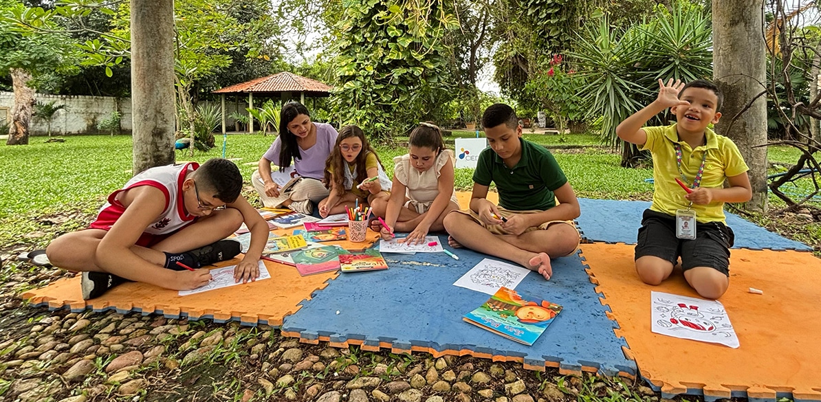 CIEDS provides opportunities for socially vulnerable neurodivergent children in Brazil Neurodivergent children making crafts.