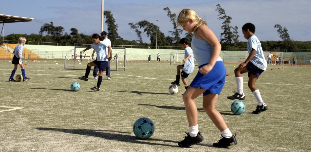 El deporte como motor del desarrollo personal, físico y social Los Centros Social de Santa Luzia de Social Sao Nicolau apoyan el desarrollo integral de 267 personas