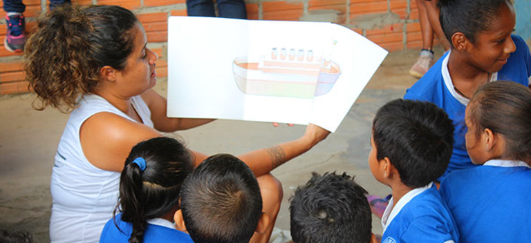 Vaga Lume brings reading skills to Amazonian villages Access to books and a love of reading reach the region's most isolated communities