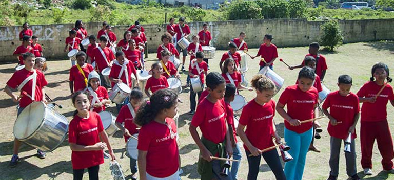 Alfabetizaçao em Destaque es un proyecto que ayuda a niños y niñas en riesgo