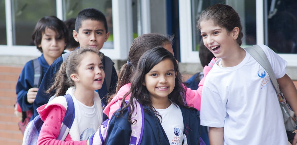 Instituto Vis Foundation Brasil reduce las desigualdades sociales a través de la educación Instituto Vis Foundation ayuda a los menores vulnerables en Brasil