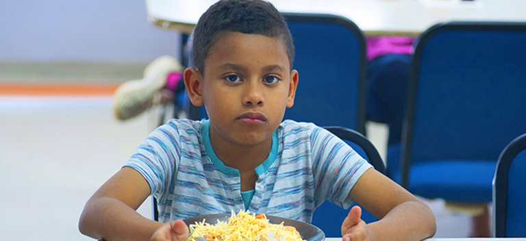 AMIS offers psychosocial and educational counseling services to children and adolescents The "Semear" project benefits more than 250 underprivileged minors