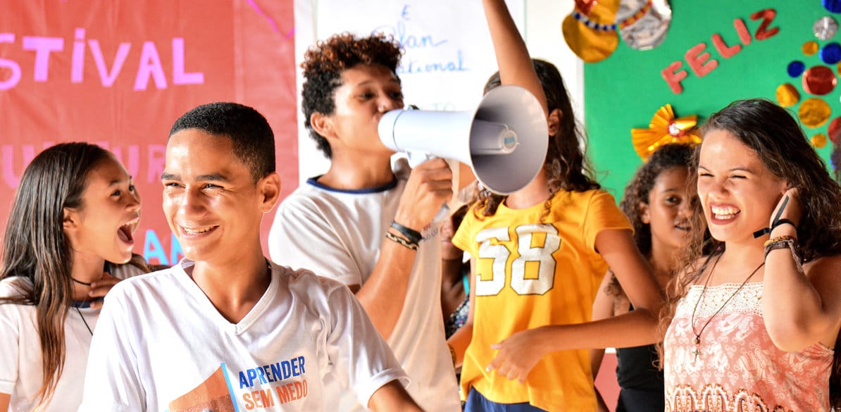 50 líderes para luchar por los derechos de las mujeres en Brasil Mujeres jóvenes de Brasil transformar sus comunidades gracias a este proyecto