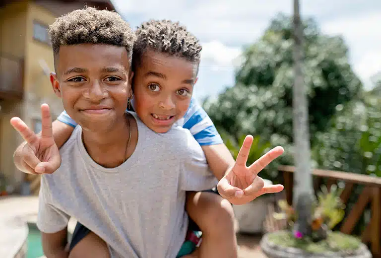 ASD de Patos ofrece apoyo educativo en Brasil y trabaja para fortalecer los derechos de niños y adolescentes