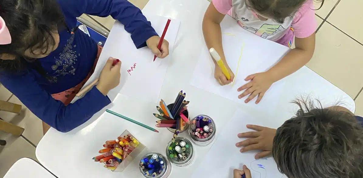 Fundación Barnechea empowers abandoned girls in Chile Educators, educational psychologists and psychologists help girls to work on their own identity, self-esteem and values