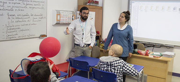 The "School Reinsertion Program for sick students" offers children with cancer in Santiago de Chile comprehensive rehabilitation.