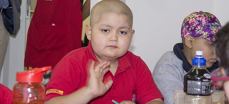 The "School Reinsertion Program for sick students" offers children with cancer in Santiago de Chile comprehensive rehabilitation.	
