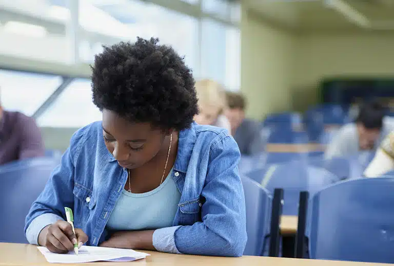 Educación Plus promueve el acceso al empleo de jóvenes de Costa Rica