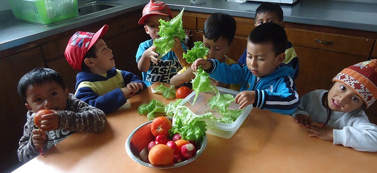 Safe spaces for children from 1 to 5 years old Guardería y atención a los niños mientras sus madres trabajan gracias a Fundación Sembrar y Cesal