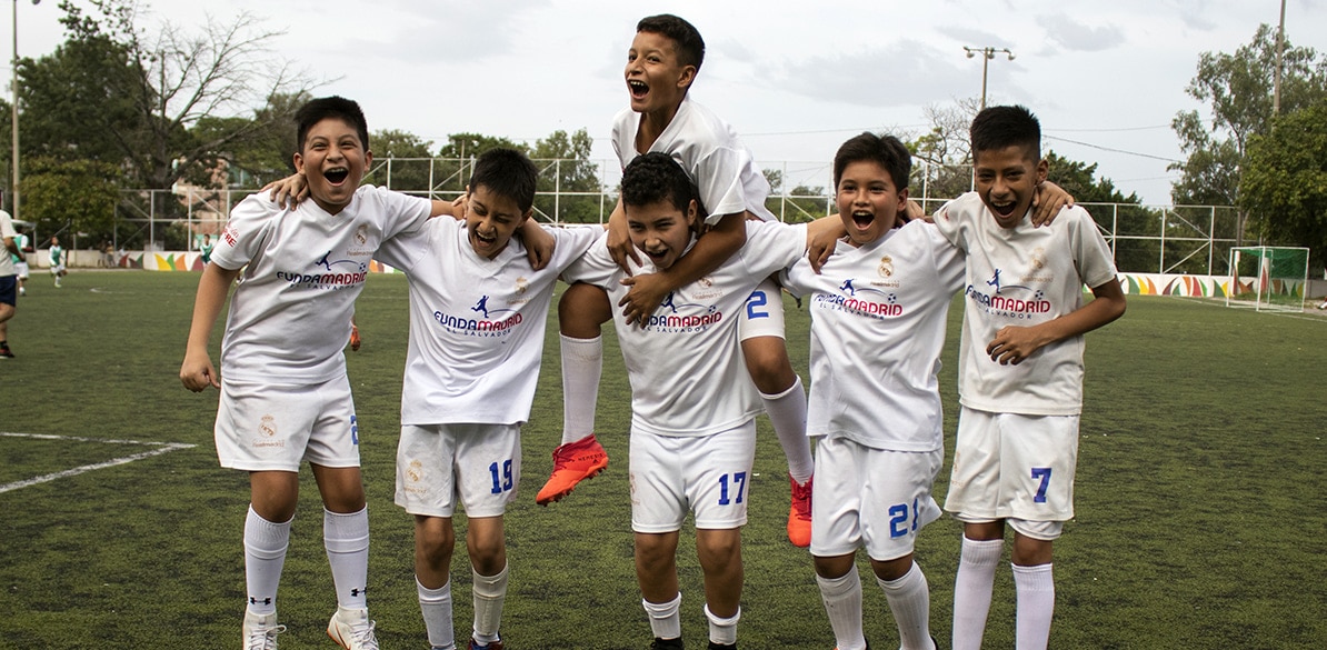 Working for children in El Salvador with the Fundación Amigos del Real Madrid Sports combined with psychological and technological training to positively educate children from 6 to 16 years of age.