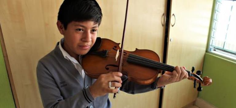 Having a dream of improving the lives of an entire community in Guatemala The Futuro Vivo association provides children and families from a marginal neighborhood in Guatemala city with comprehensive care