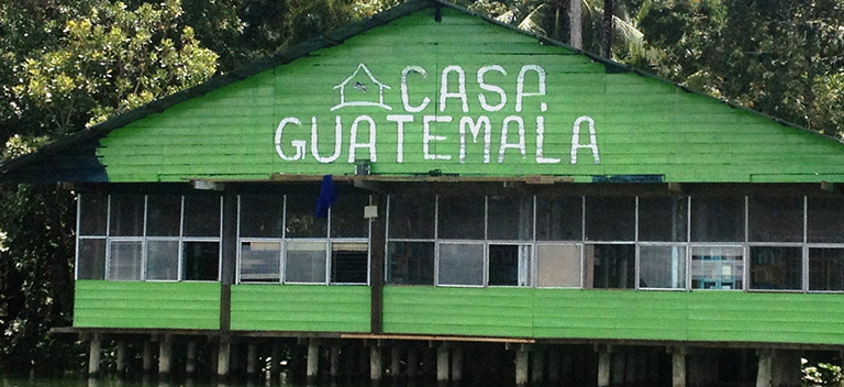 Casa Guatemala: un hogar estable y sano para los menores de Río Dulce Casa Guatemala ayuda a más de 1000 personas en situación de pobreza