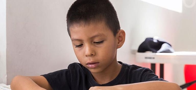 Evitando la deserción escolar de niños con cáncer en México El proyecto Nariz Roja apoya a más de 60 niños y niñas con para que no abandonen sus estudios