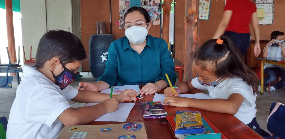 La asociación Pan y Amor escolariza y ayuda a menores en situación de riesgo