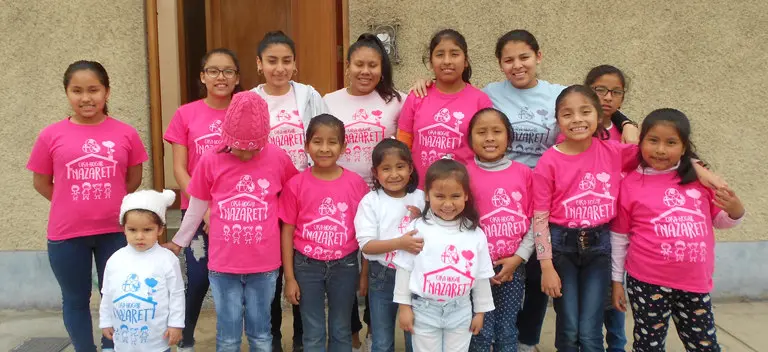 Love and education for underprivileged girls in El Callao, Peru The Casa Hogar Nazareth, part of the Fundación Espro, welcomes 15 vulnerable and adolescent girls