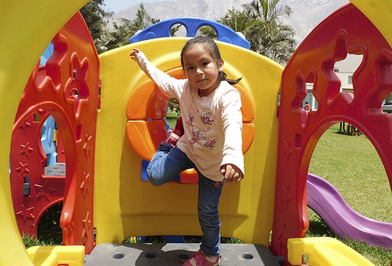 Fundación Espro acoge a niñas abandonadas en la periferia de Lima, en Perú