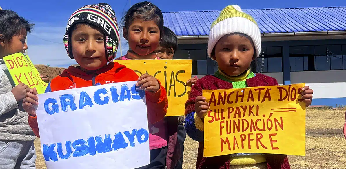 Kusimayo fights anemia and illiteracy in children in Puno, Peru The Miles de Sueños program provides the children of Puno with adequate nutrition, health and education
