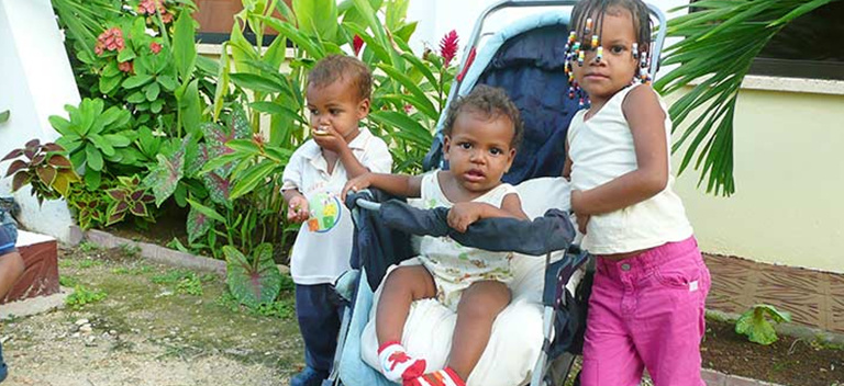 Amanecer Infantil cura las heridas emocionales de los niños vulnerables de Barahona Violencia familiar, desnutrición y abandono son el día a día de los niños acogidos