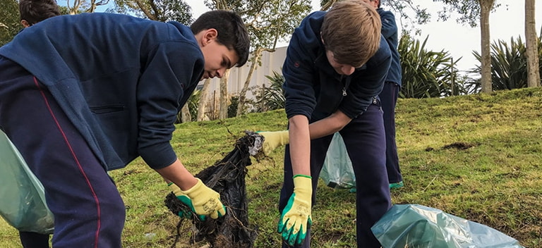 Protecting young people from violence and drugs in Casavalle, Uruguay The Una opción para los jóvenes de Casavalle (An option for young people in Casavalle) offers new opportunities to 163 young people at risk of exclusion