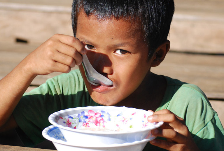 Fe y Alegría (Faith and Happiness) alleviates nutritional deficiencies of the students of Petare