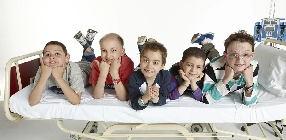 Equipo para la UCI Aladina del Hospital Niño Jesús Gracias a tu ayuda los niños y niñas con cáncer cuentan con elementos adaptados para mejorar la calidad de vida