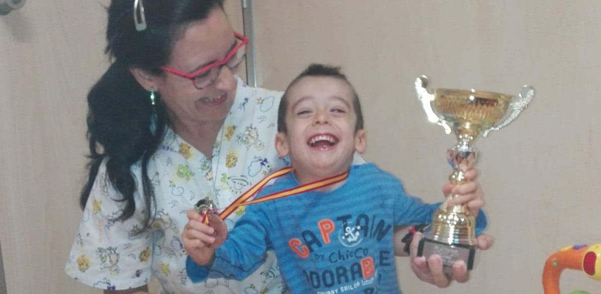 La llave poderosa de mi mirada APANID es una ONG con un proyecto para incorporar las nuevas tecnologías de la comunicación en el tratamiento de niños con autismo o parálisis cerebral