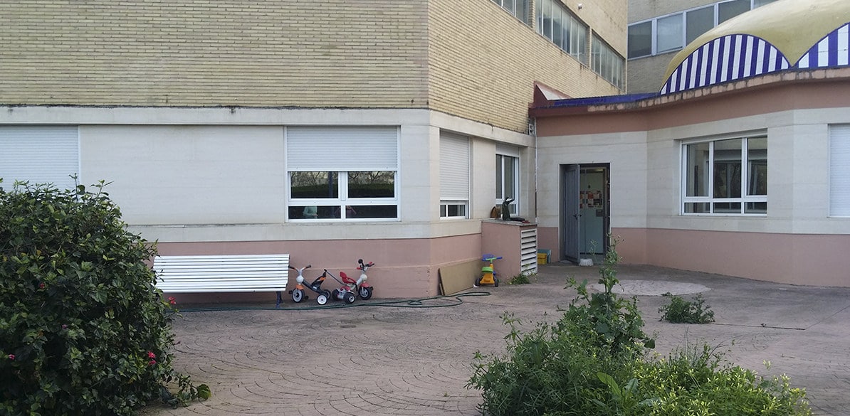 El Patio de los Valientes Gracias a los casi 4.000 euros recibidos los niños de la unidad de oncología infantil del Hospital Virgen del Rocío de Sevilla podrán disfrutar de un patio exterior de juego y recreo.