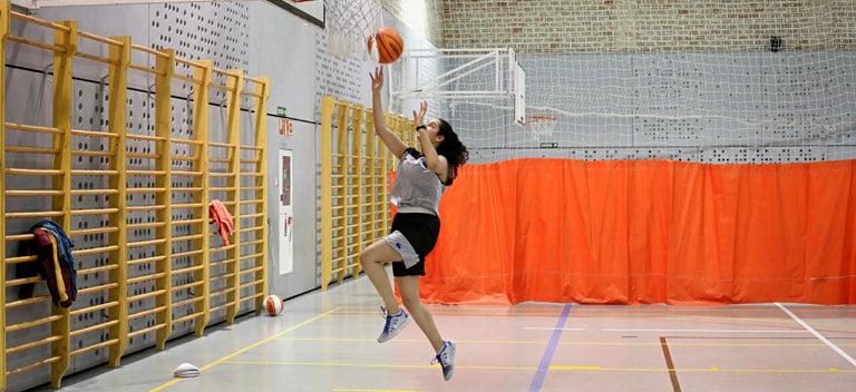 Para la inclusión, el baloncesto aporta disciplina y trabajo en equipo.