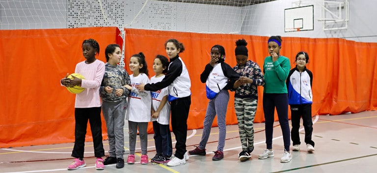 La actividad deportiva se celebra en el colegio San Jorge de Pamplona.