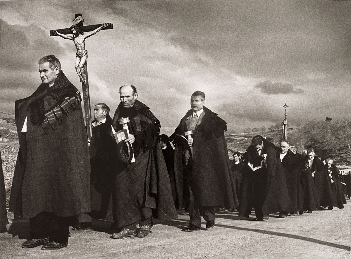 Procesión del Santo Cristo. Bercianos de Aliste. Zamora © Cristina García Rodero, 2020 © COLECCIONES Fundación MAPFRE