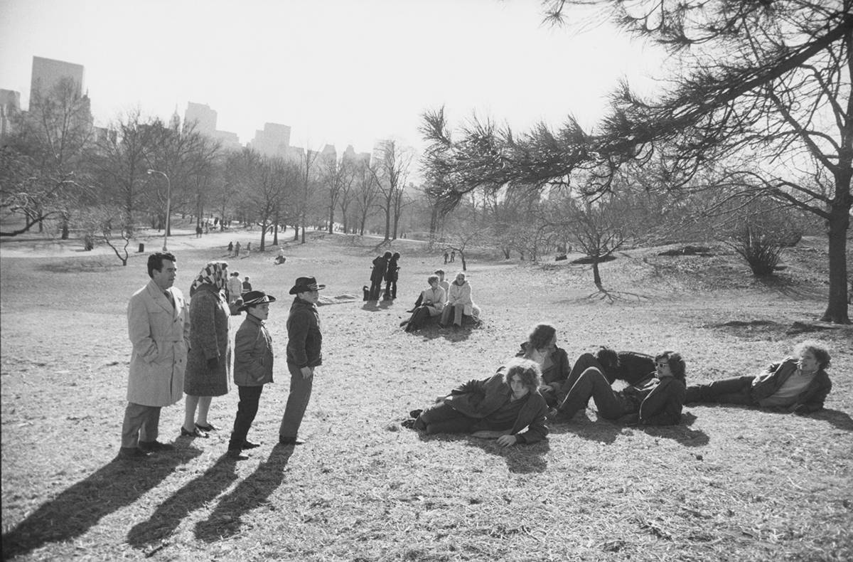Central Park, New York, 1971 © The Estate of Garry Winogrand, courtesy Fraenkel Gallery, San Francisco. © COLECCIONES Fundación MAPFRE
