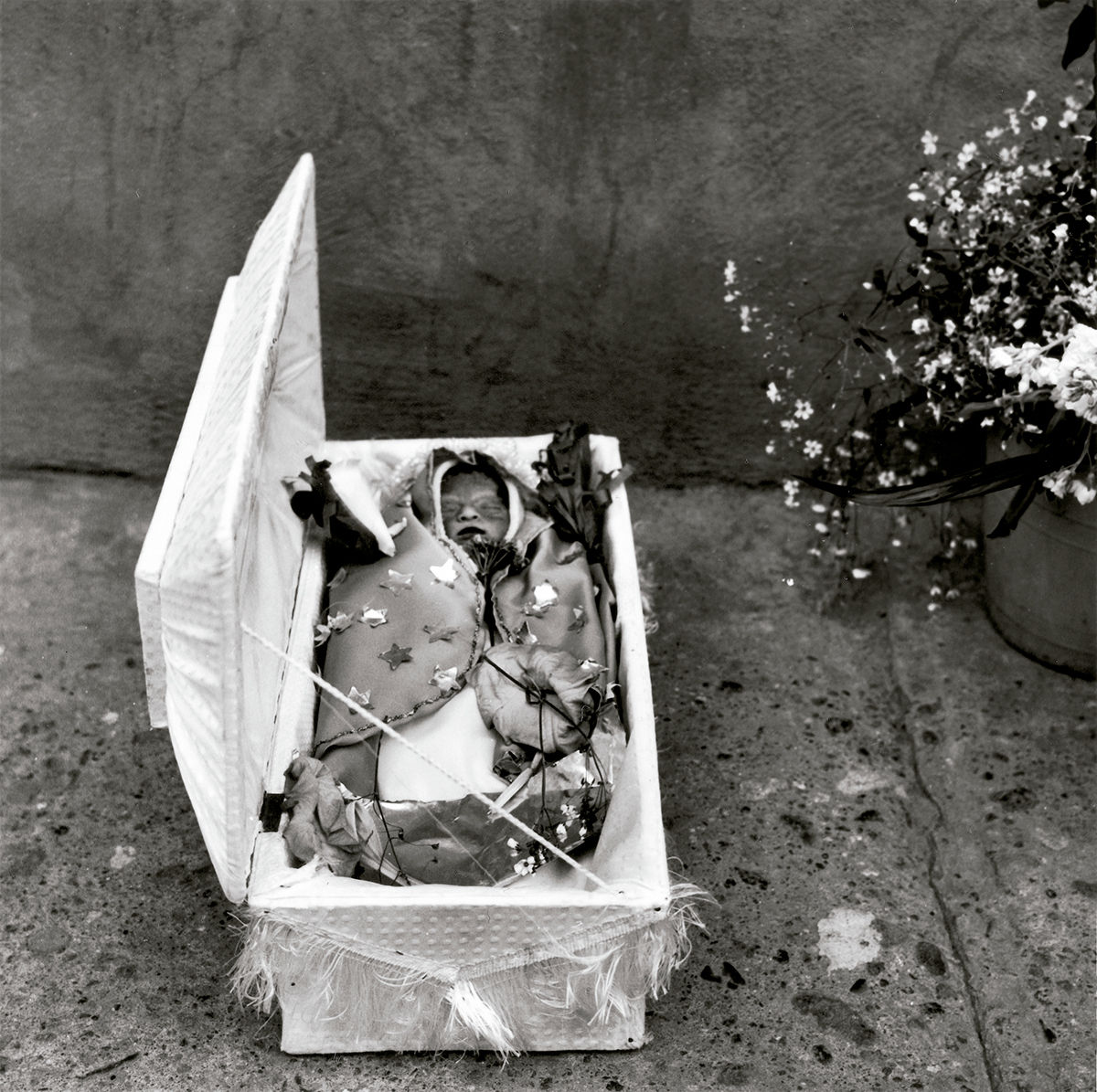 Cementerio de Dolores Hidalgo, Guanajuato, México © Graciela Iturbide, 2020 © Fundación MAPFRE COLLECTIONS