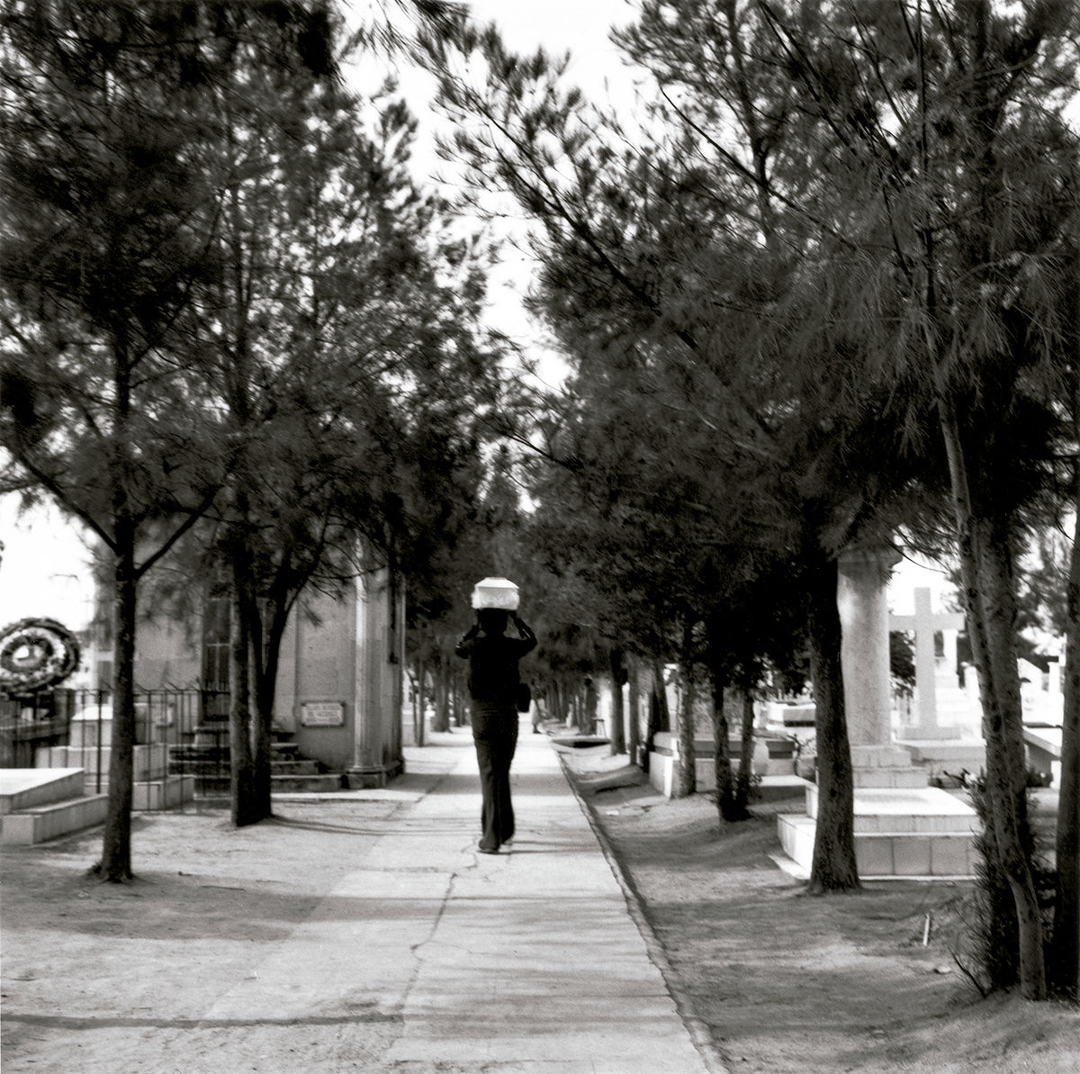 Cementerio de Dolores Hidalgo, Guanajuato, México © Graciela Iturbide, 2020 © Fundación MAPFRE COLLECTIONS