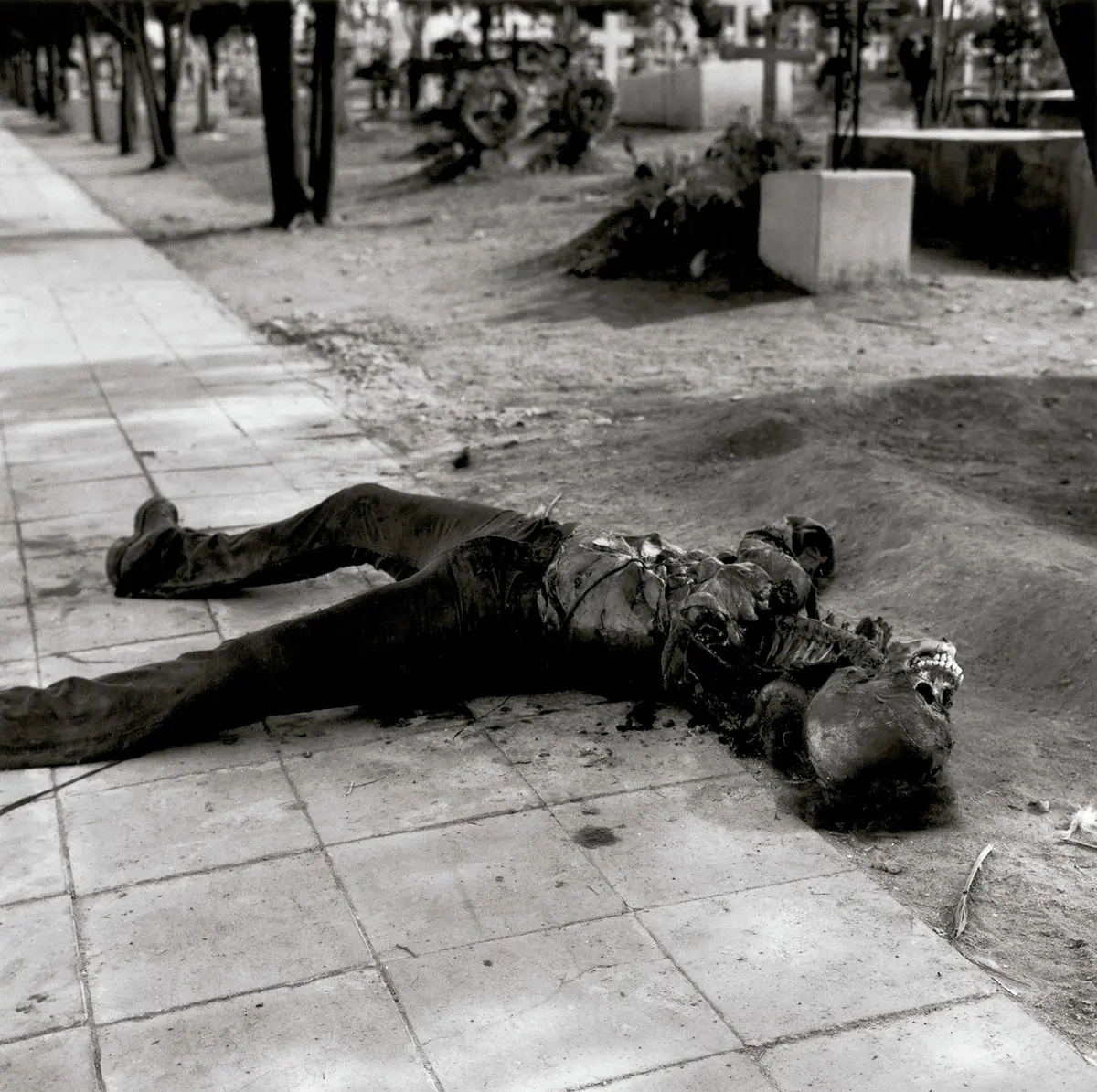 Cementerio de Dolores Hidalgo, Guanajuato, México © Graciela Iturbide, 2020 © Fundación MAPFRE COLLECTIONS