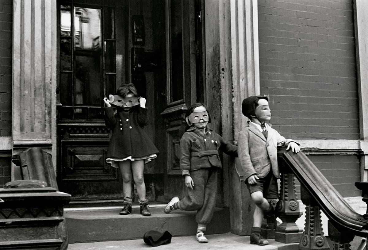 New York © Estate of Helen Levitt. All Rights Reserved. May not be copied without prior written consent © COLECCIONES Fundación MAPFRE