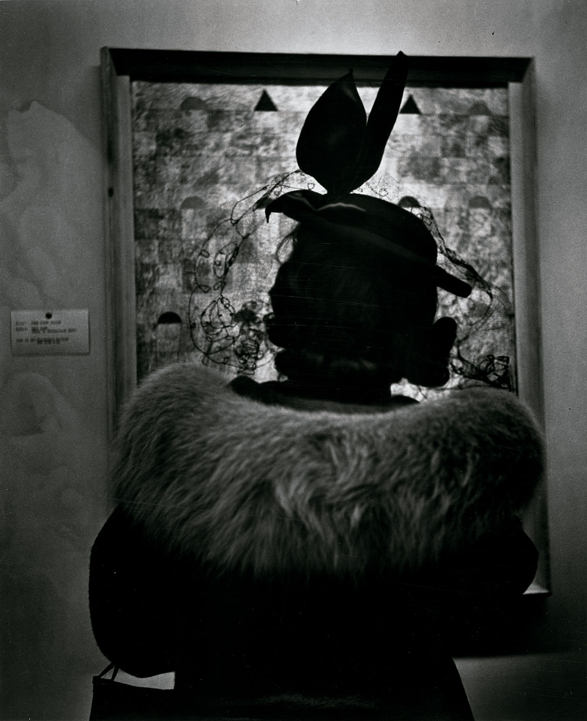 Lady Looking at Klee © 1999 Arizona Board of Regents, Centre for Creative Photography. © COLECCIONES Fundación MAPFRE