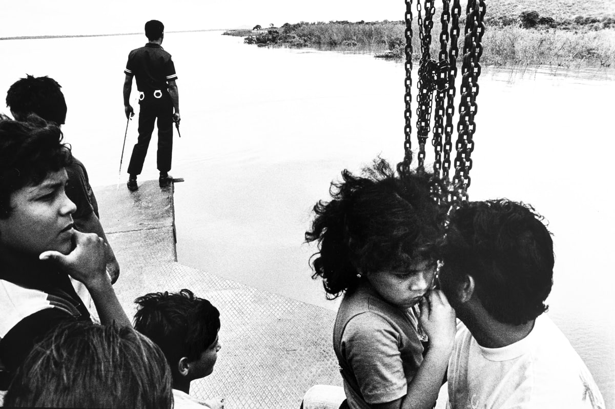 Los hijos de Bolívar. Paso de chalana, Barrancas del Orinoco, Edo. Monagas, Venezuela