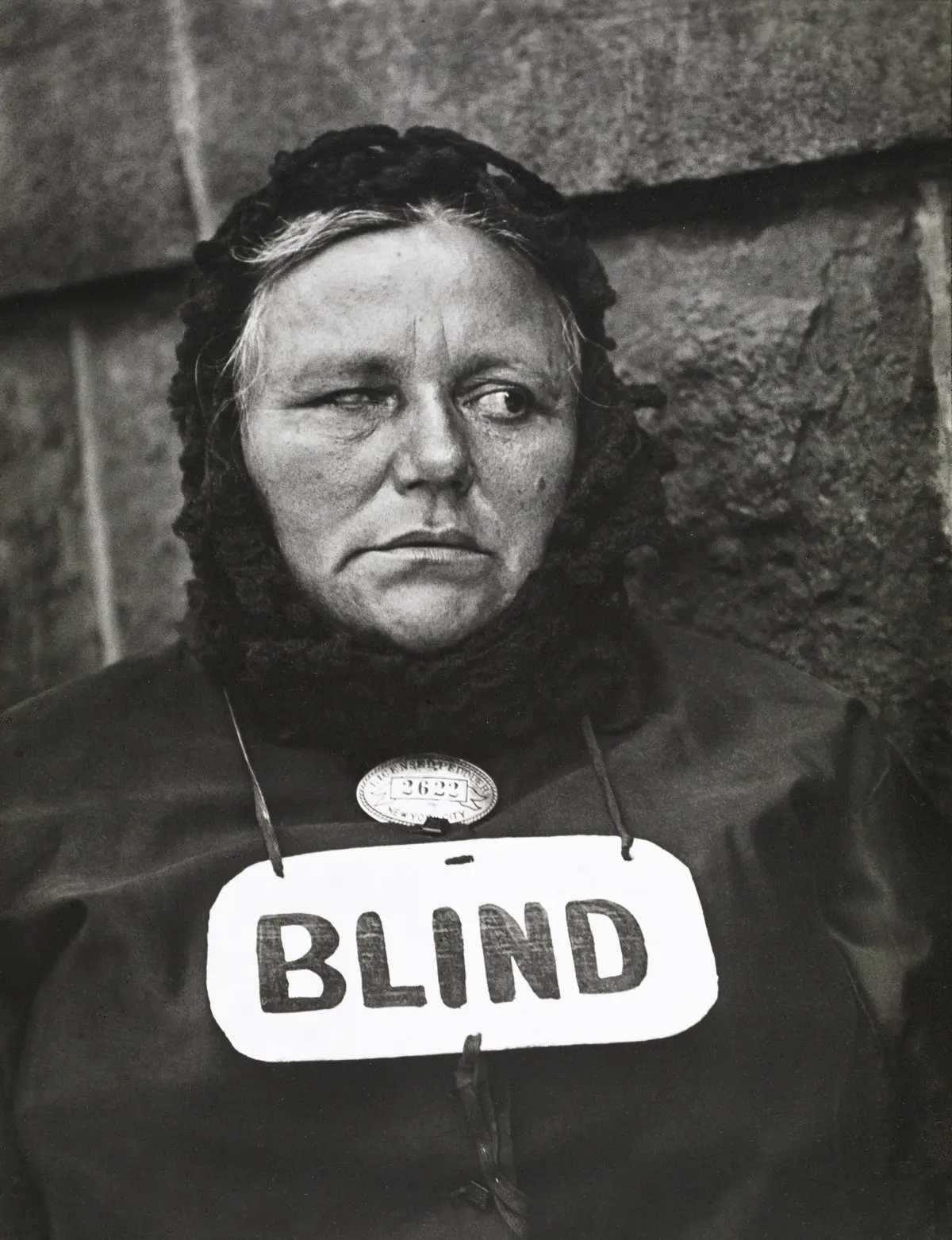 Blind Woman, New York [Mujer ciega, Nueva York] © Aperture Foundation, Inc., Paul Strand Archive © COLECCIONES Fundación MAPFRE