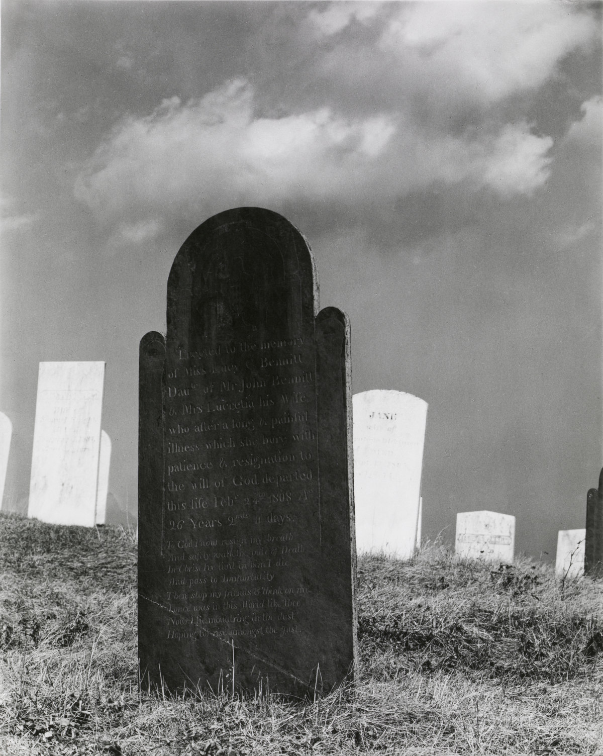 Burying Ground, Vermont [Cementerio, Vermont] © Aperture Foundation, Inc., Paul Strand Archive © COLECCIONES Fundación MAPFRE
