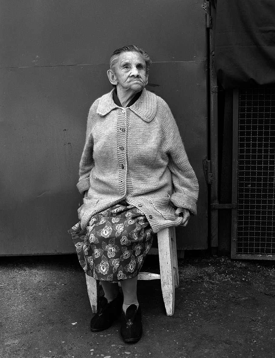 Mujer en asilo (Ester), Santiago