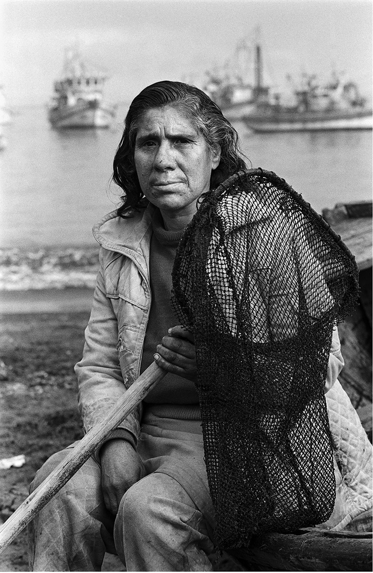 Mujer chinchorrera-recolectora de carbón, Lota, Chile