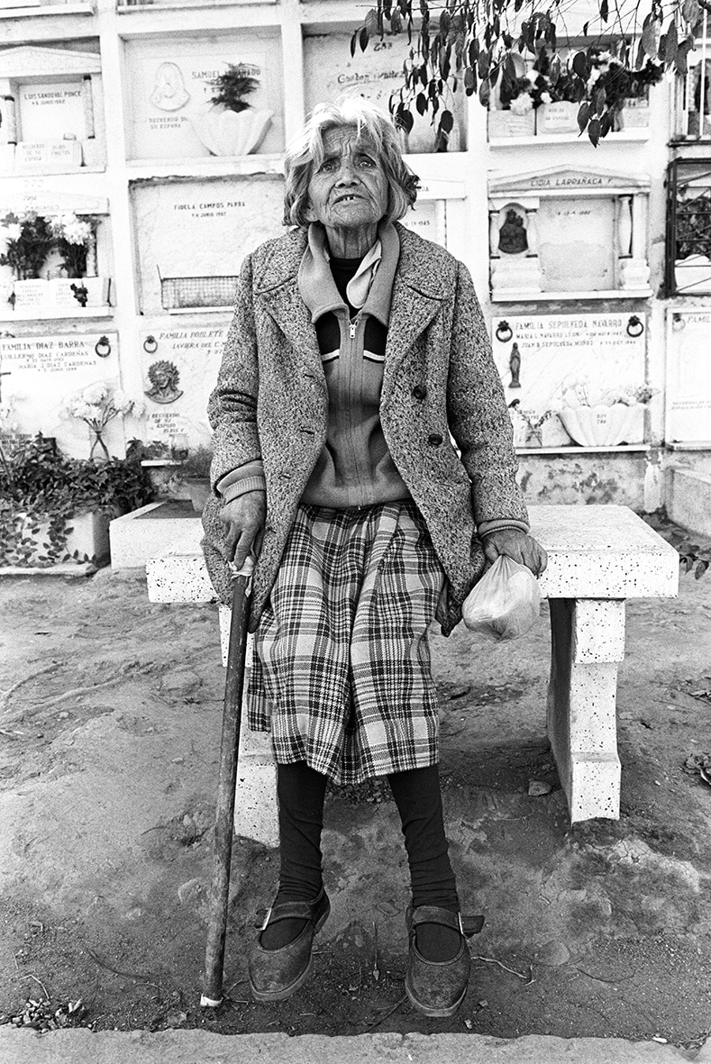 Juana Sarzoza, cuidadora del Cementerio general, Santiago