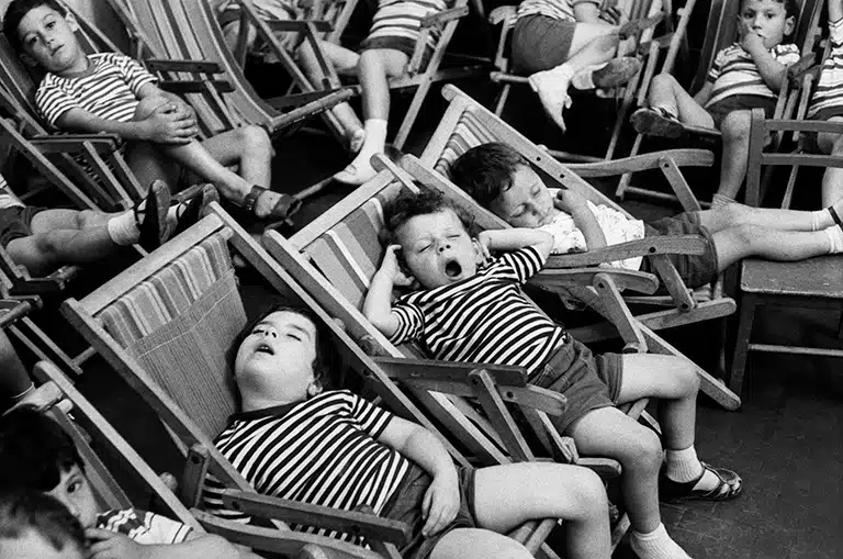 Henri Cartier-Bresson. Watch! Watch! Watch!