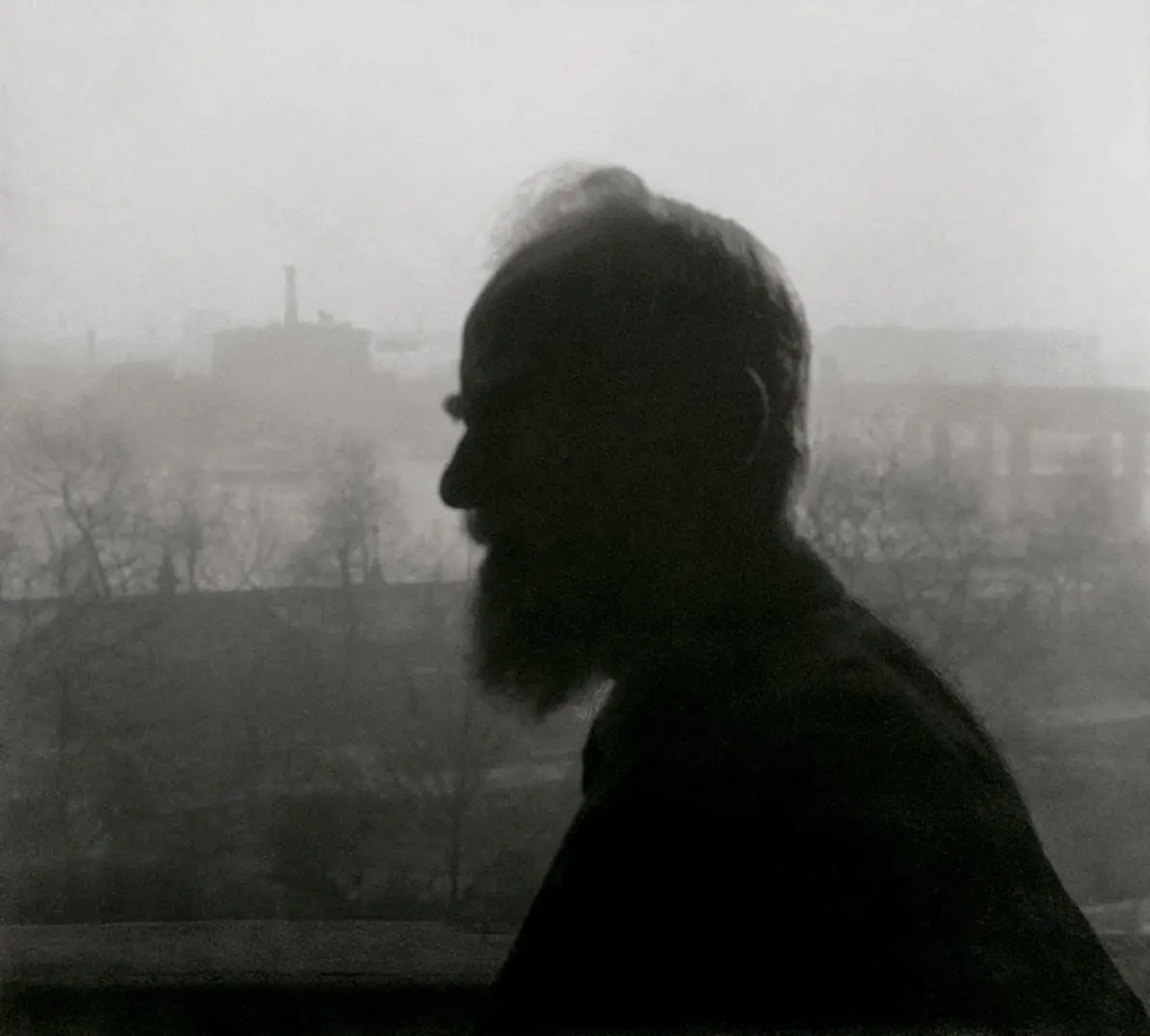 Hoppé. The studio and the street A modern photographer at the beginning of the 20th century