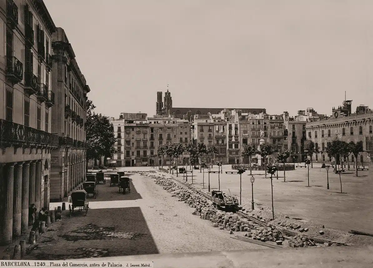 Barcelona: Plaza del Comercio, antes Plaza del Palacio. Biblioteca Nacional