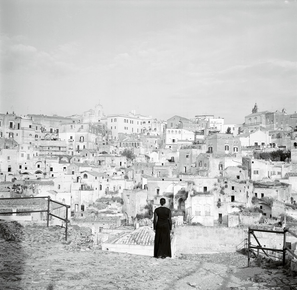Carrie Mae Weems La orilla del tiempo. La Antigua Roma, de la serie “Deambulando”, 2006